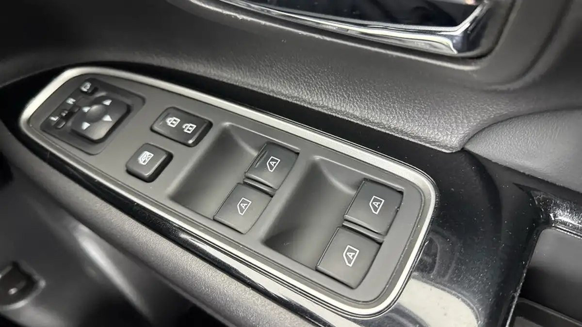 2019-mitsubishi-outlander-24-4h-phev-big-22