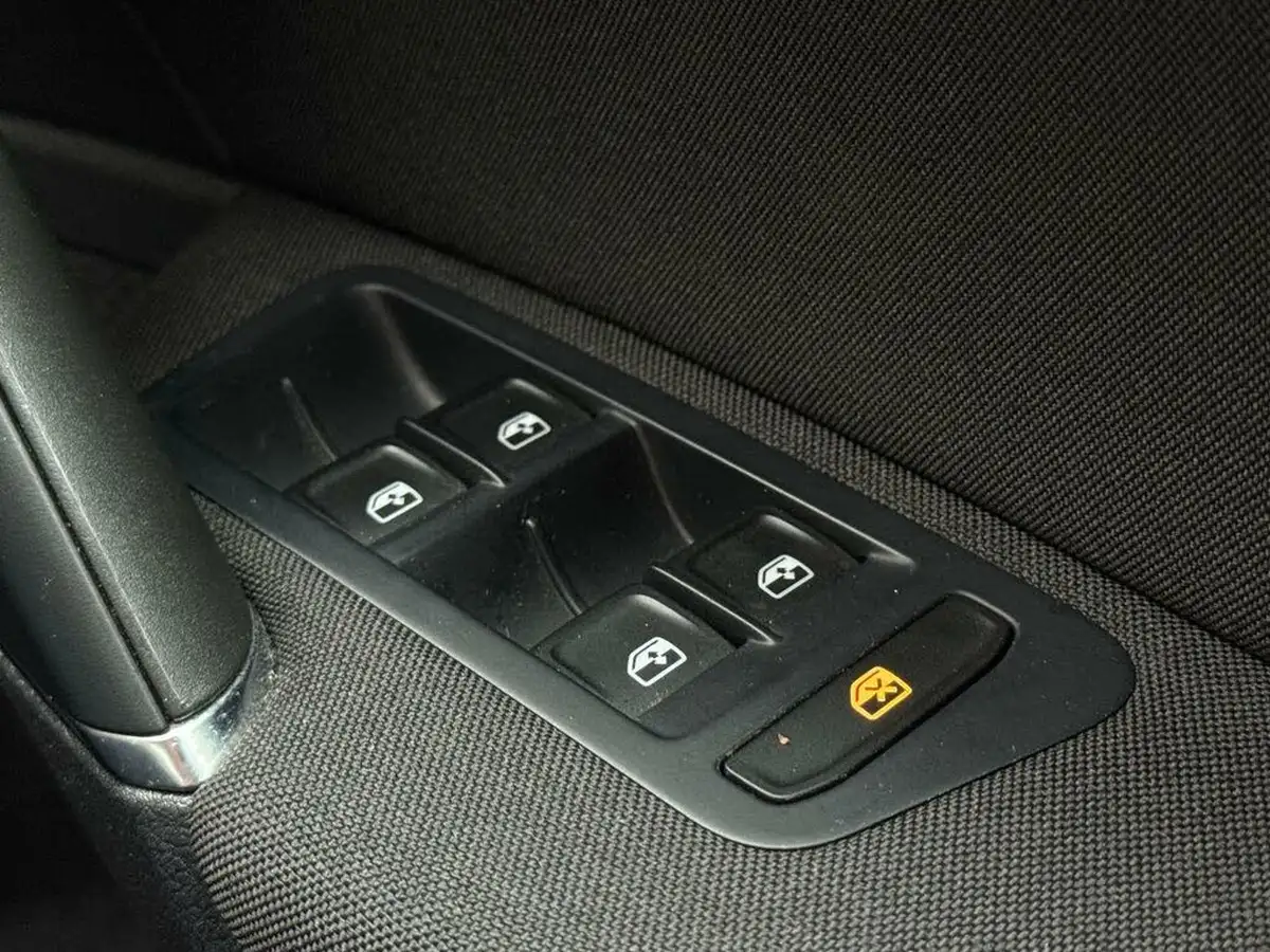 2016-volkswagen-golf-14-tsi-match-edition-hatchback-5d-big-35