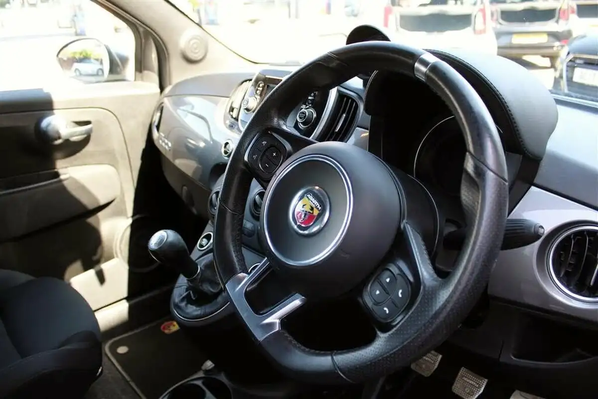 2019-abarth-595-14-tjet-big-6