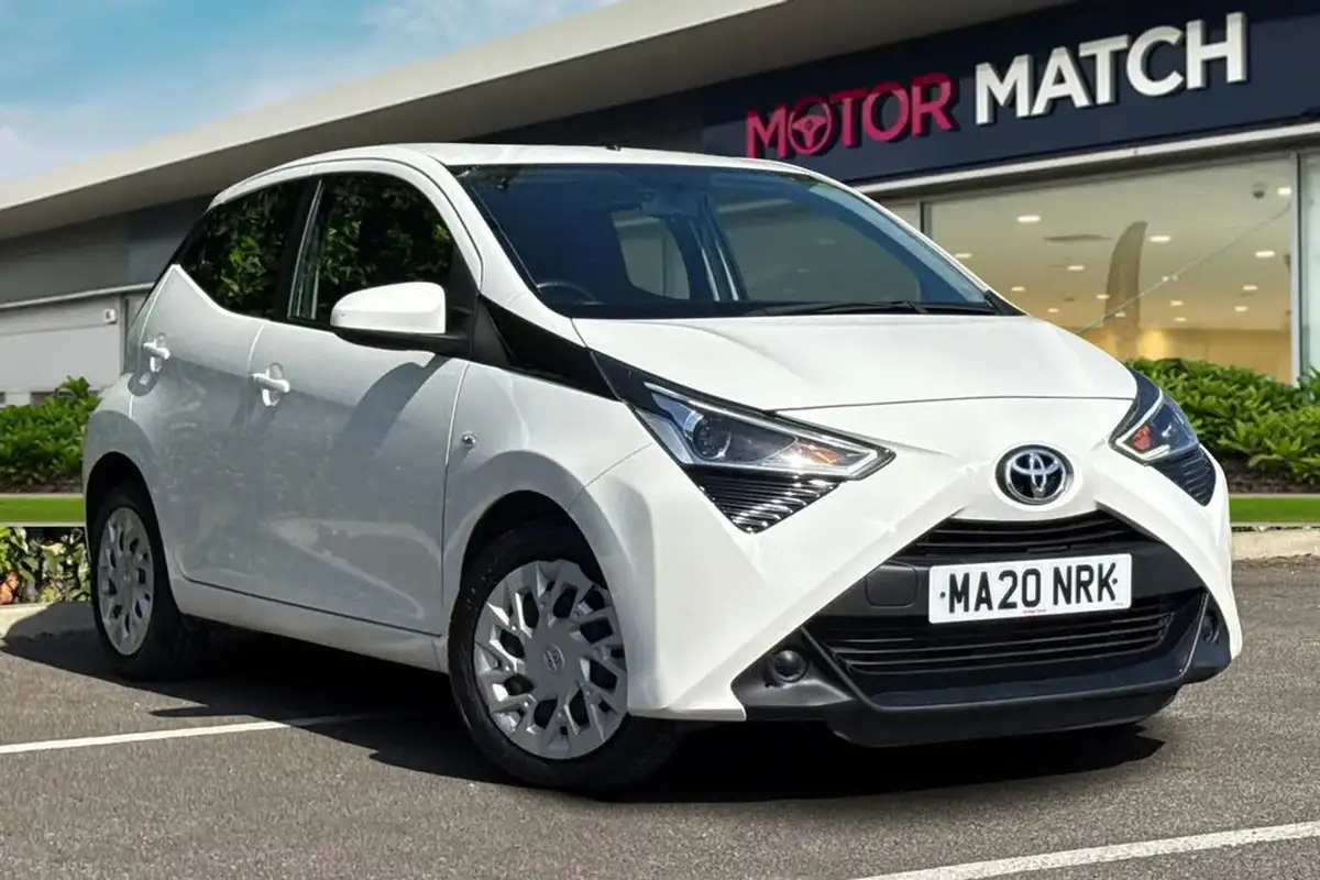 2020-toyota-aygo-10-vvt-i-x-play-big-0