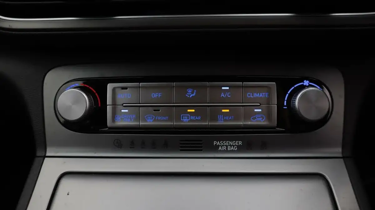 2022-hyundai-kona-e-premium-204ps-64kwh-7kw-obc-big-12