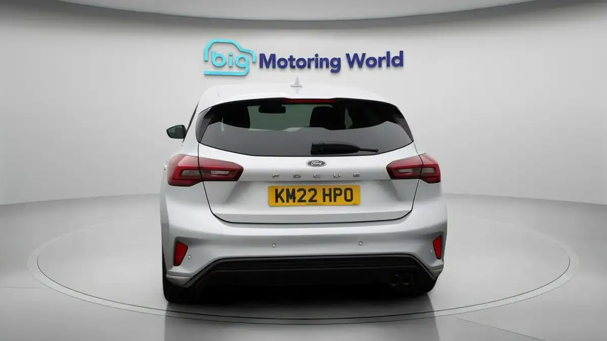2022-ford-focus-10t-st-line-125ps-hatchback-big-6