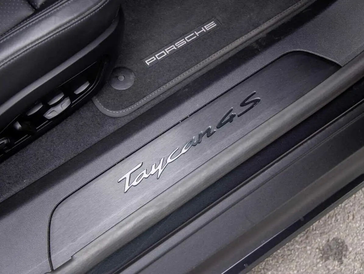 2021-porsche-taycan-e-4s-571ps-performance-battery-plus-big-15