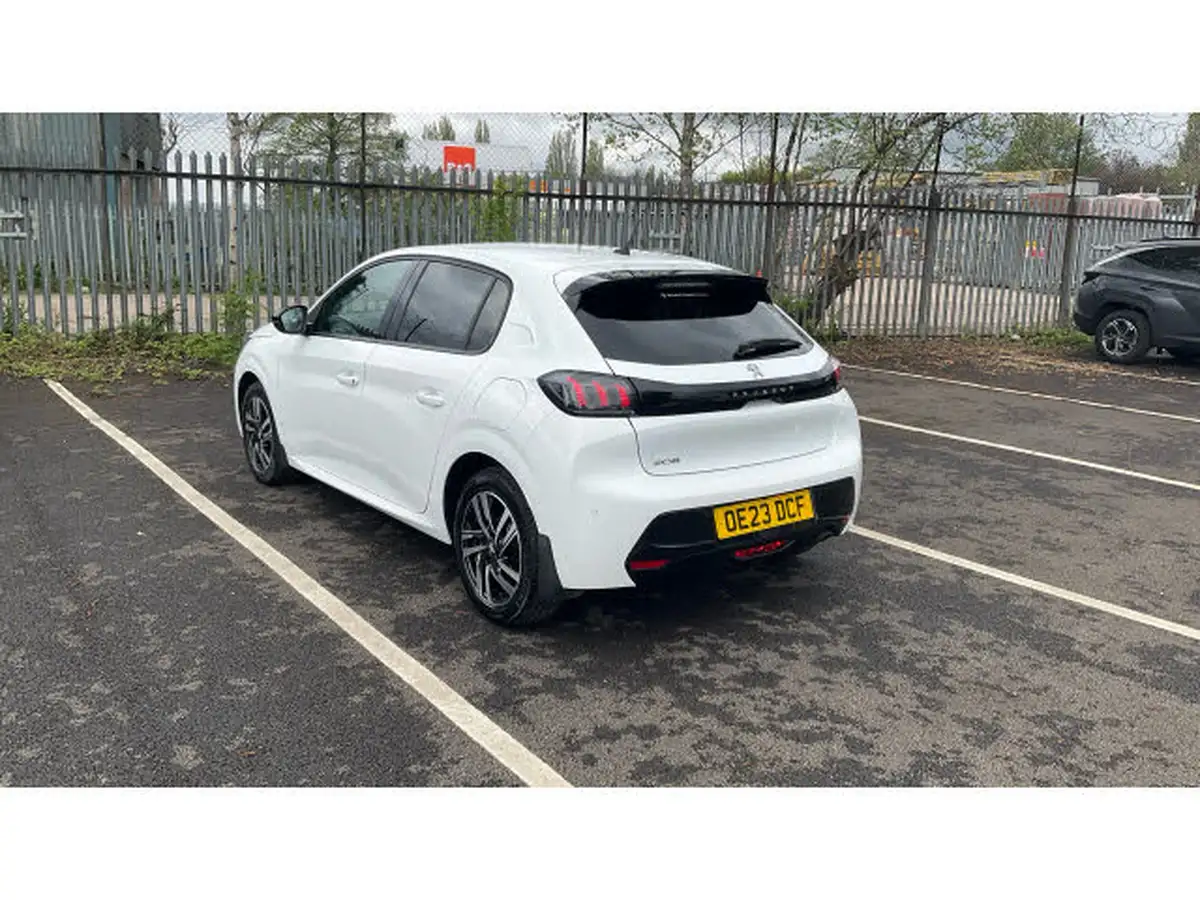 2023-peugeot-208-12-puretech-allure-premium-100ps-big-35