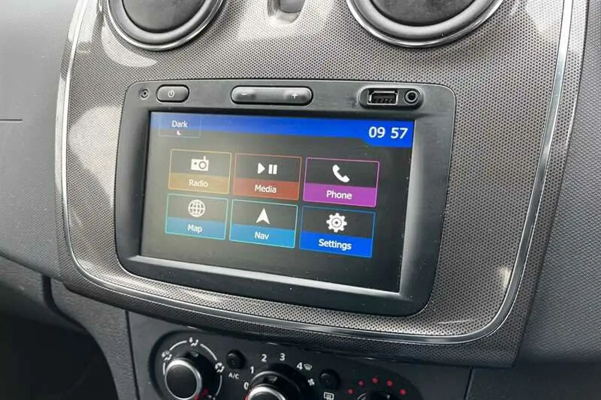 2020-dacia-sandero-stepway-09-tce-comfort-big-16