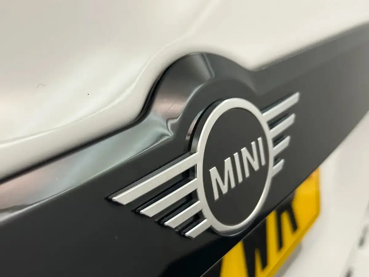 2019-mini-countryman-15-cooper-classic-big-21