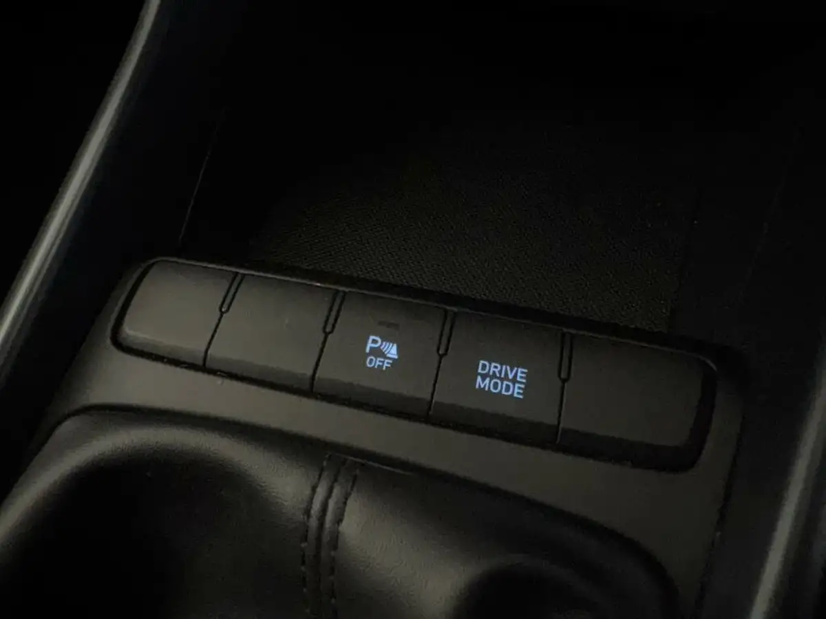 2022-hyundai-i20-10-t-gdi-se-connect-eclutch-imt-big-21