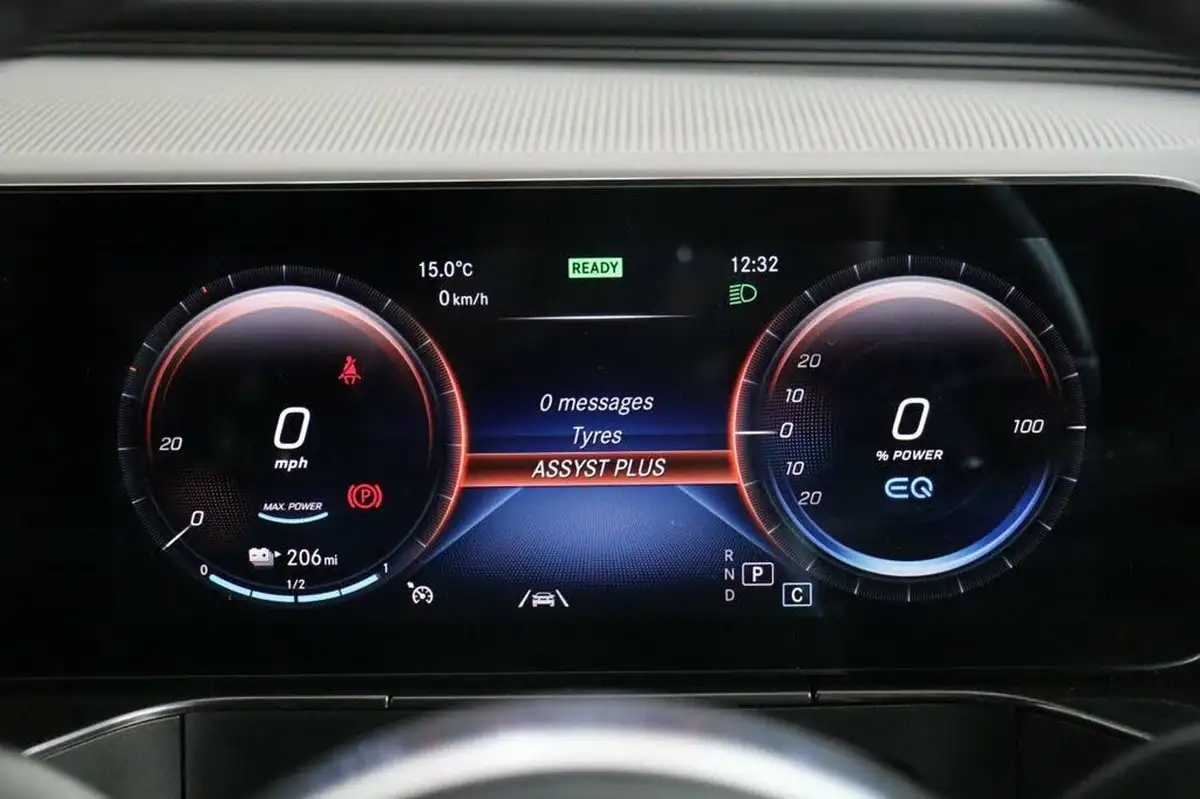 2020-mercedes-benz-eqc-e-eqc-400-amg-line-big-30