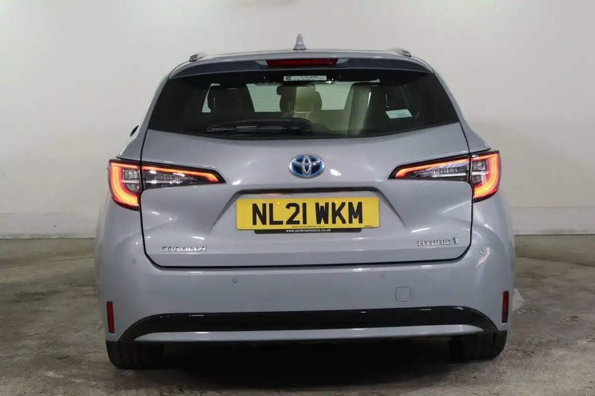 2021-toyota-corolla-18-vvt-i-icon-tech-spare-wheel-touring-sports-5d-big-6