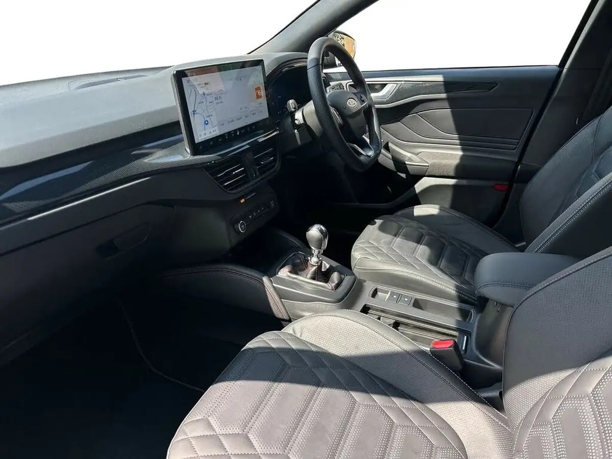 2023-ford-focus-10t-st-line-x-125ps-hatchback-big-10