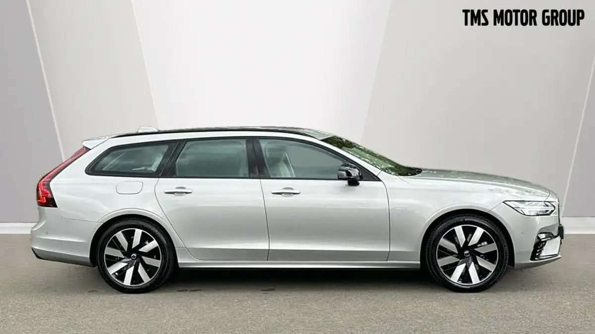 2025-volvo-v90-20-t6-plus-345bhp-dark-big-2