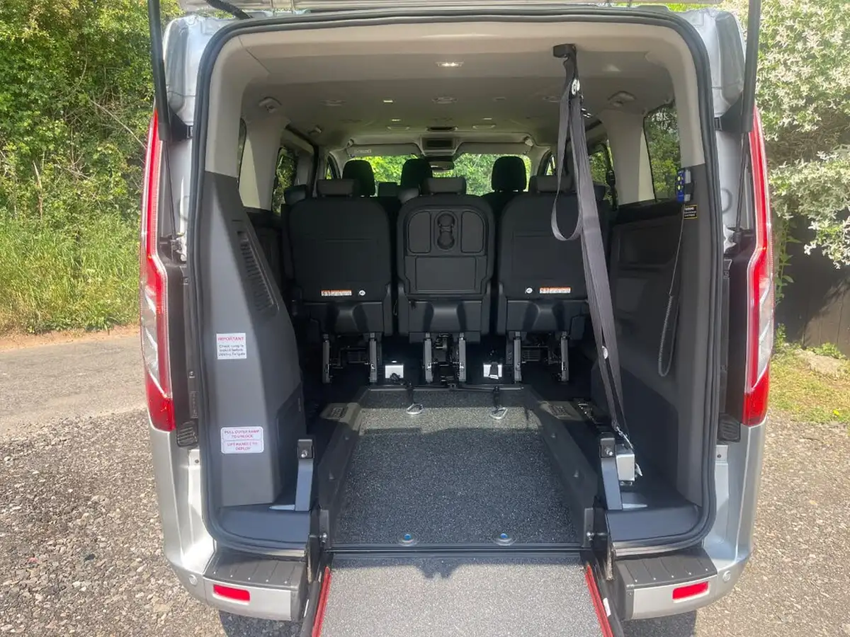 2020-ford-tourneo-custom-big-1