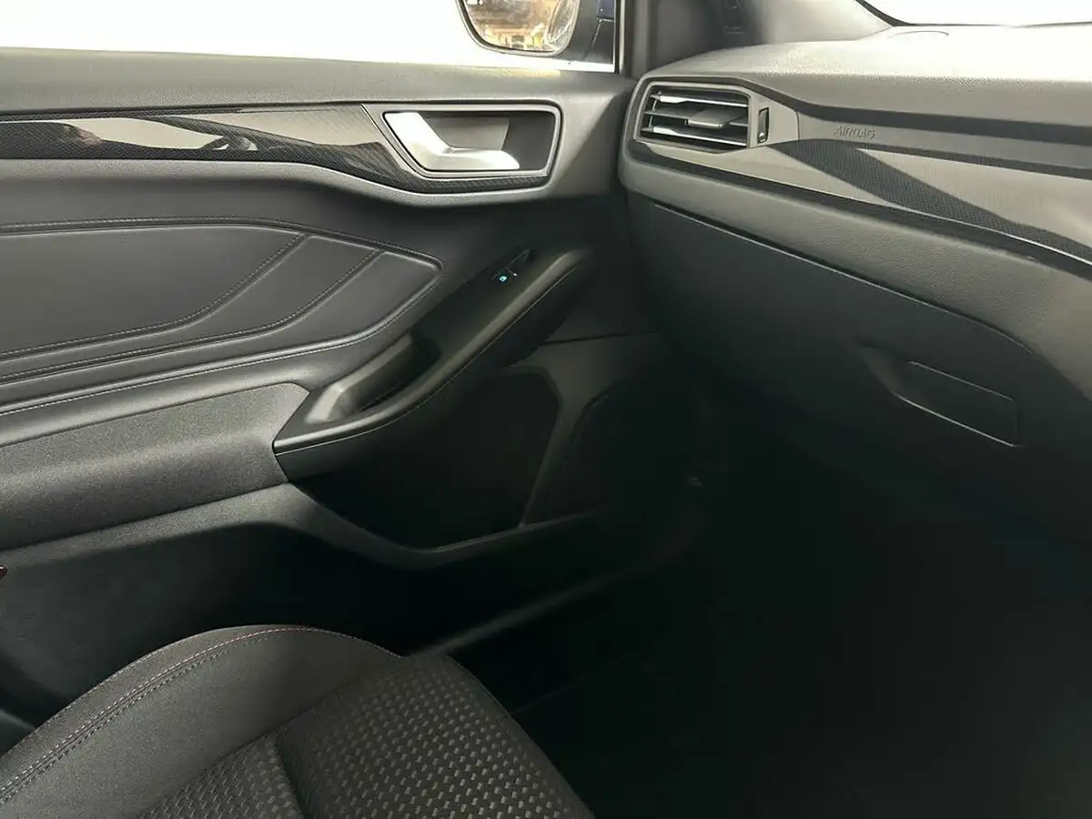 2025-ford-focus-10t-st-line-155ps-estate-powershift-big-33