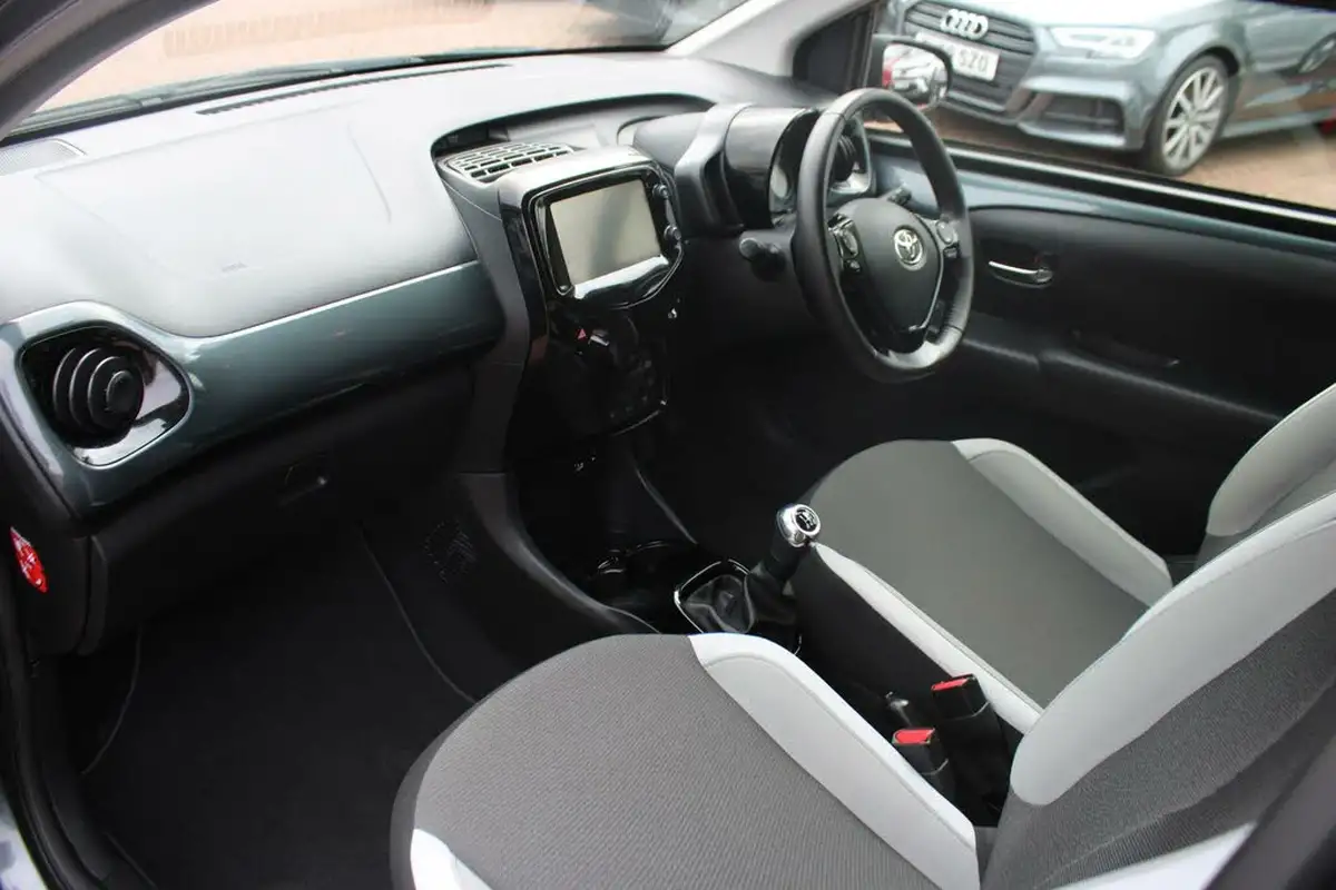 2018-toyota-aygo-10-vvt-i-x-press-71bhp-big-11