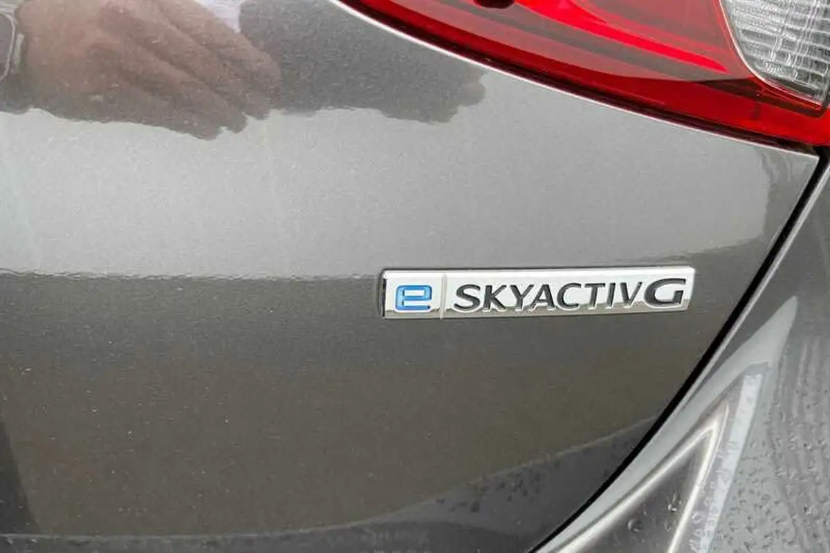 2023-mazda-mazda2-15-e-skyactiv-g-centre-line-big-31