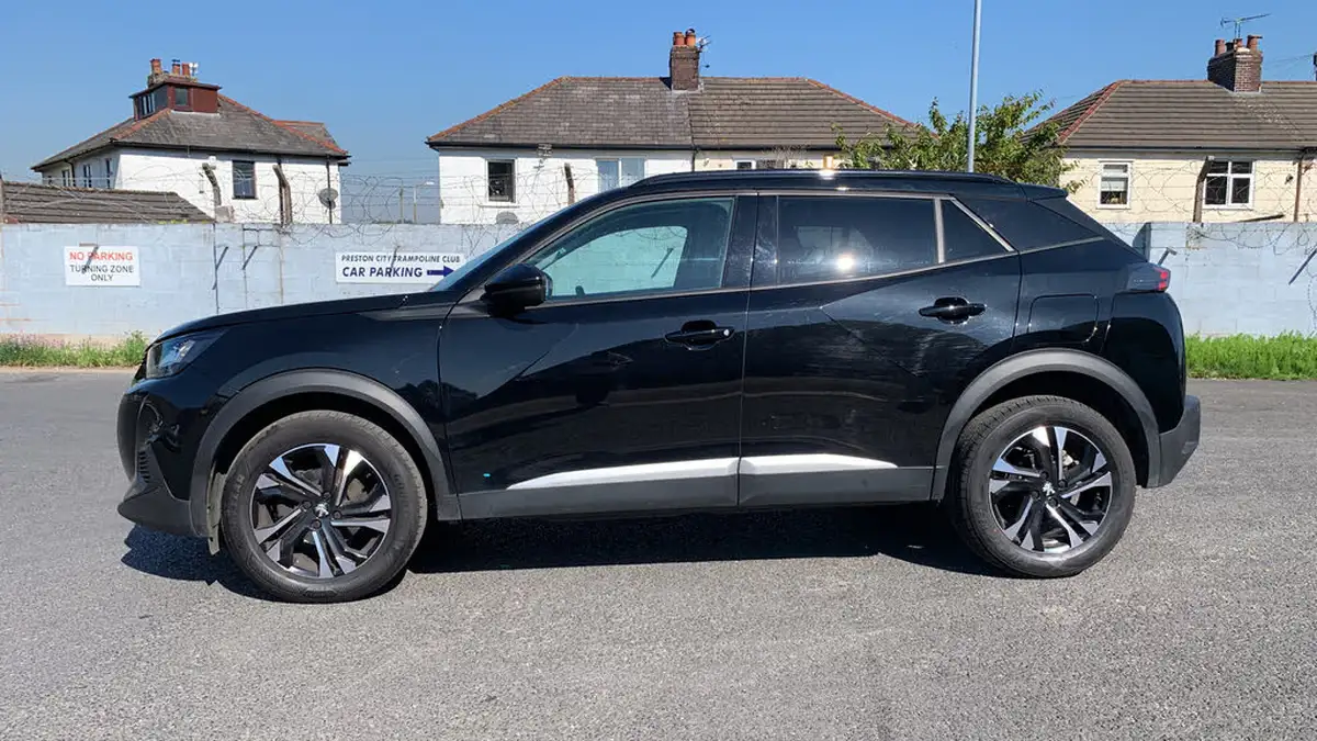 2022-peugeot-2008-suv-12-puretech-allure-premium-130bhp-big-5