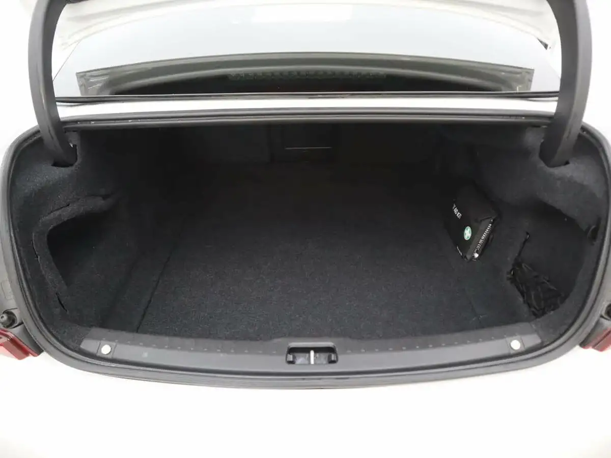 2017-volvo-s90-20td-d4-inscription-big-8