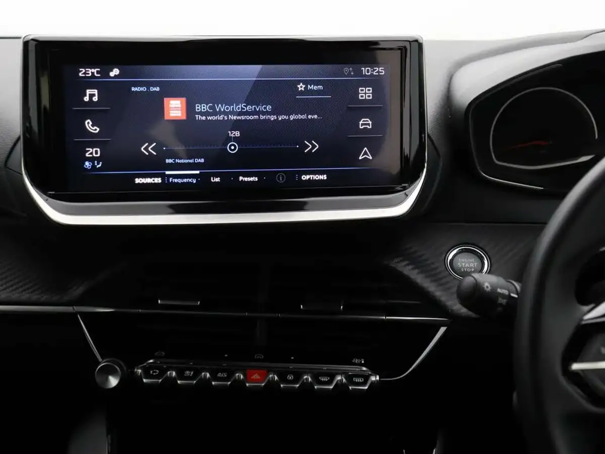 2023-peugeot-2008-suv-12-puretech-active-big-8