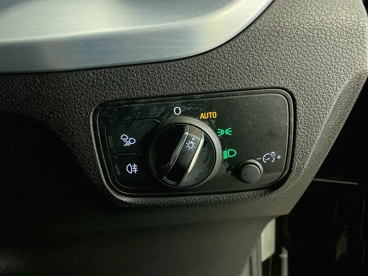 2018-audi-q2-14-tfsi-s-line-s-tronic-big-31
