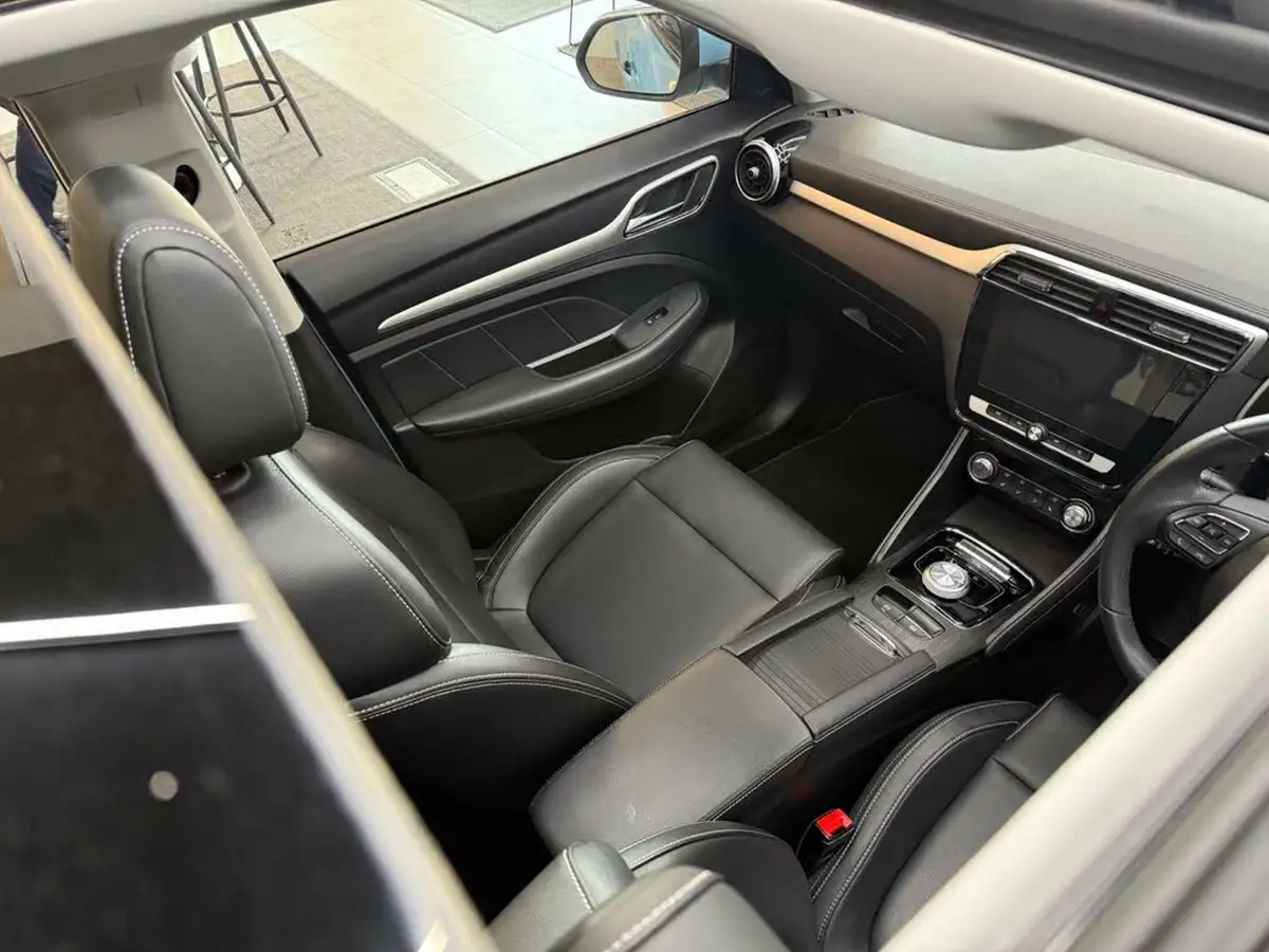 2021-mg-zs-suv-e-exclusive-ev-big-35