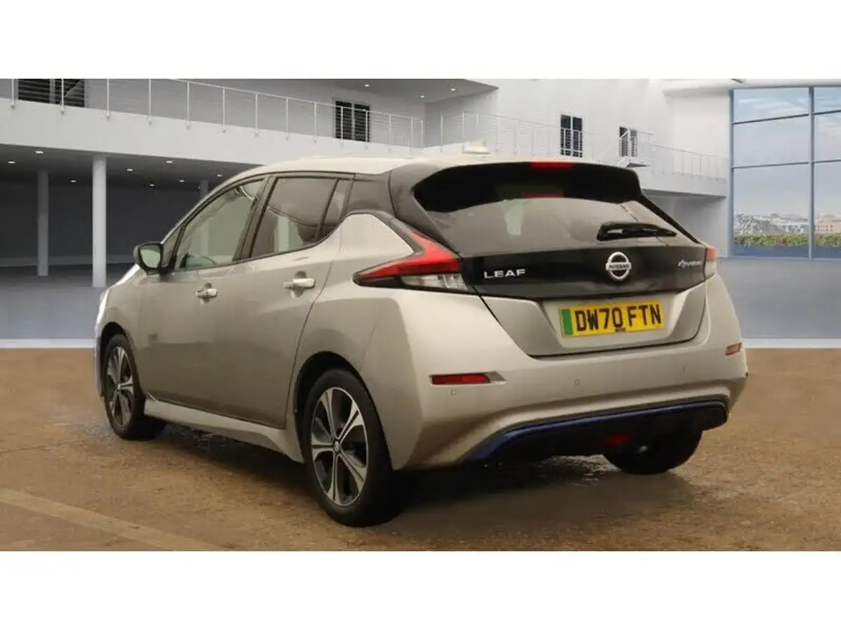 2021-nissan-leaf-e-n-connecta-big-6