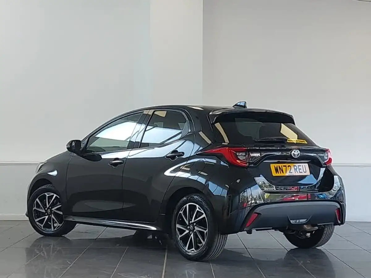 2022-toyota-yaris-15-vvt-i-design-big-1