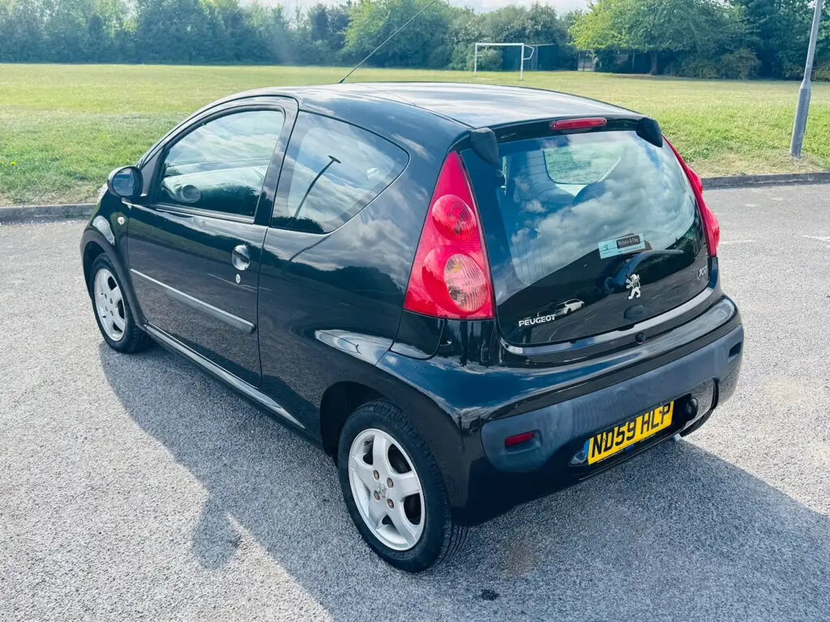 2009-peugeot-107-10-verve-3d-big-19
