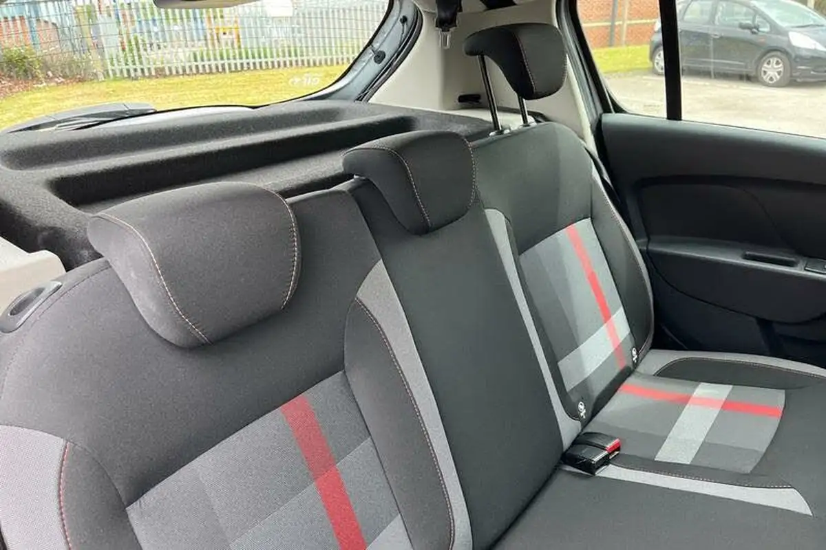 2019-dacia-sandero-stepway-09-tce-techroad-big-23