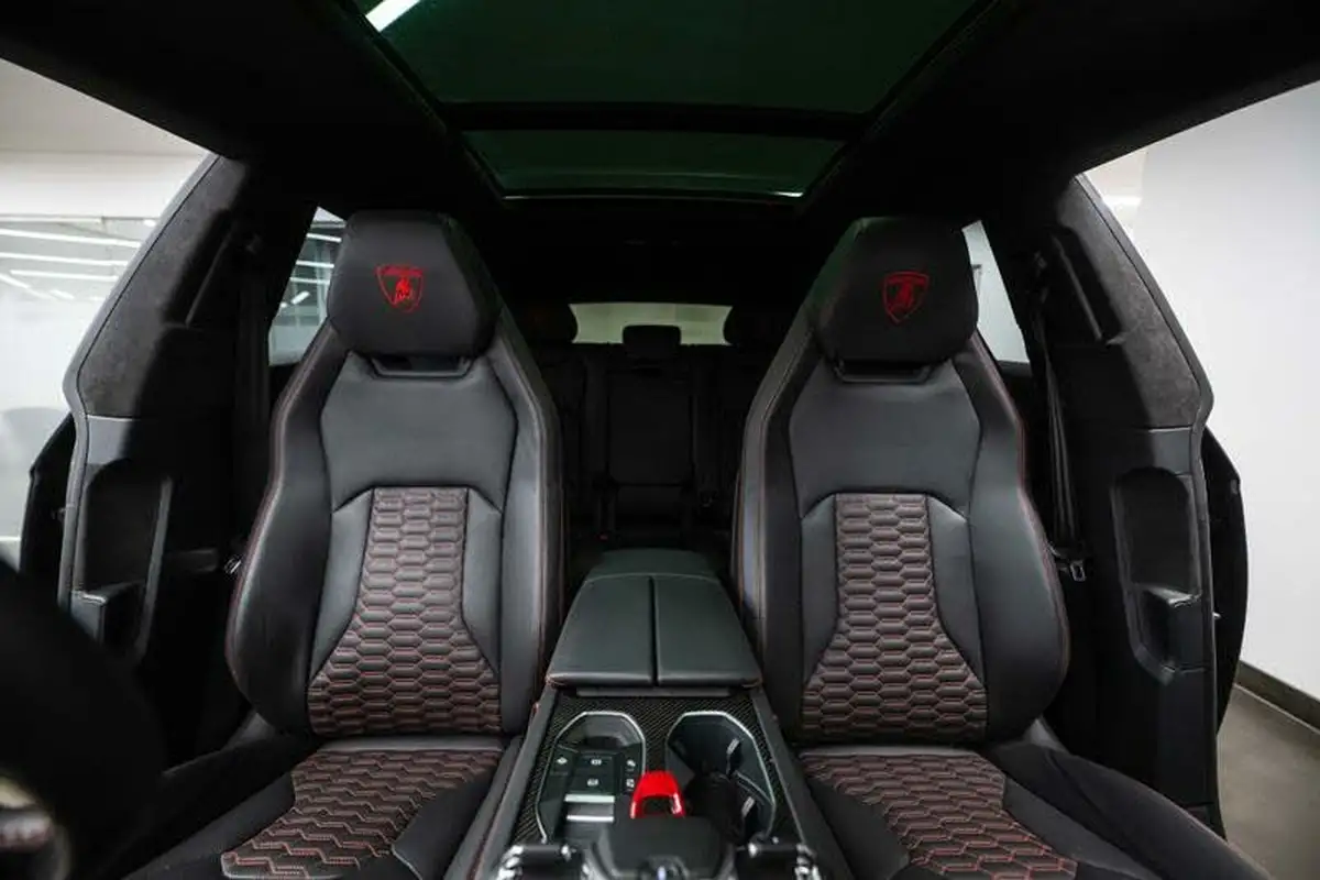 2022-lamborghini-urus-40-no-trim-big-6