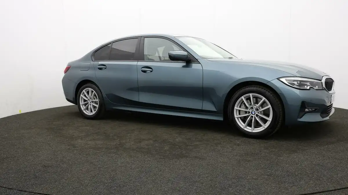 2019-bmw-3-series-20-330e-se-pro-big-36