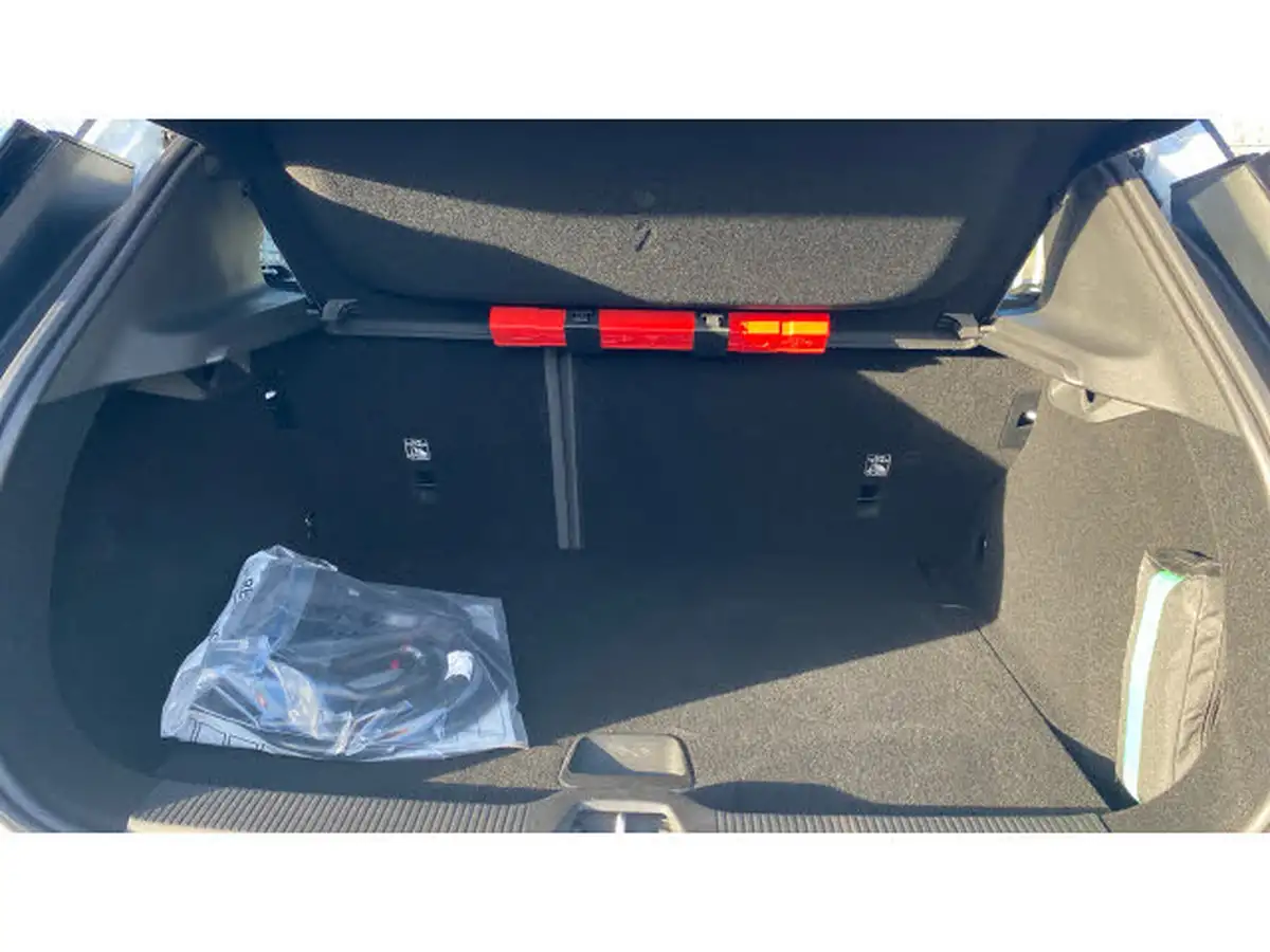 2024-volvo-ex30-e-single-motor-plus-extended-range-big-16