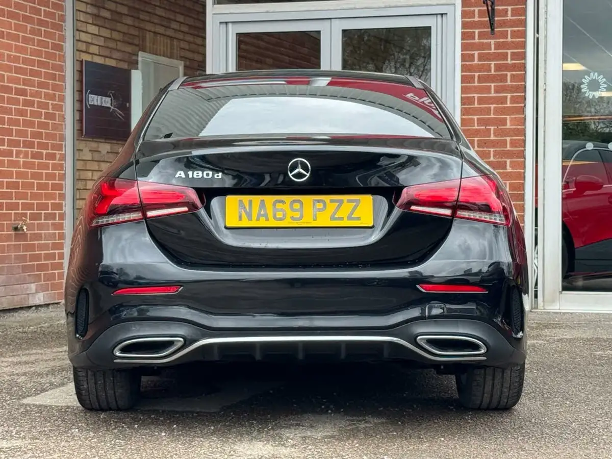 2019-mercedes-benz-a-class-15d-a180d-amg-line-saloon-4d-7g-dct-big-6