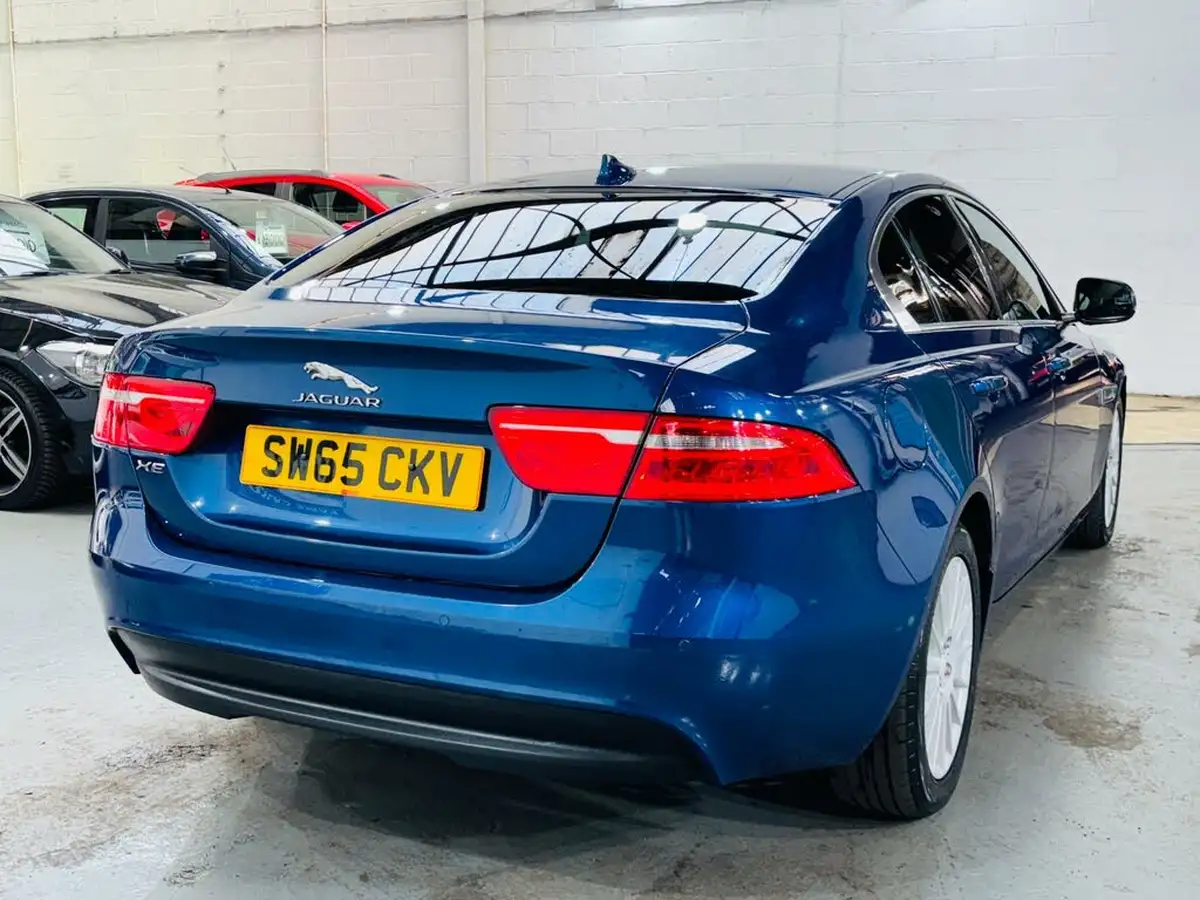 2015-jaguar-xe-20td-prestige-163ps-auto-big-5