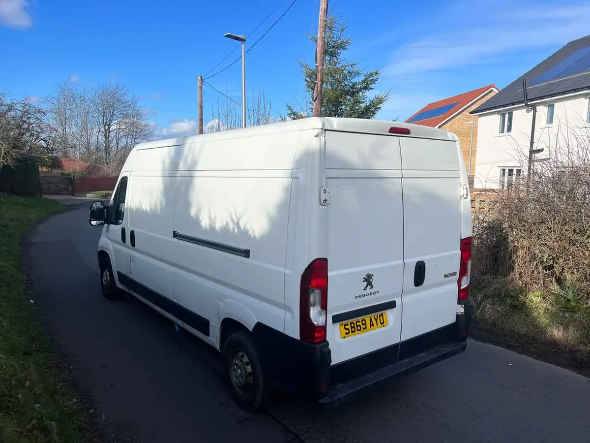 2019-peugeot-boxer-22-bluehdi-professional-335-l3-h2-panel-big-0
