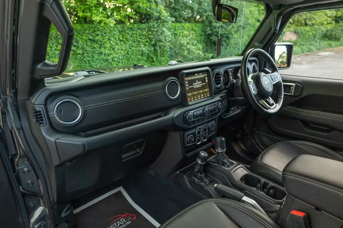 2019-jeep-wrangler-20-gme-overland-hard-5d-big-9
