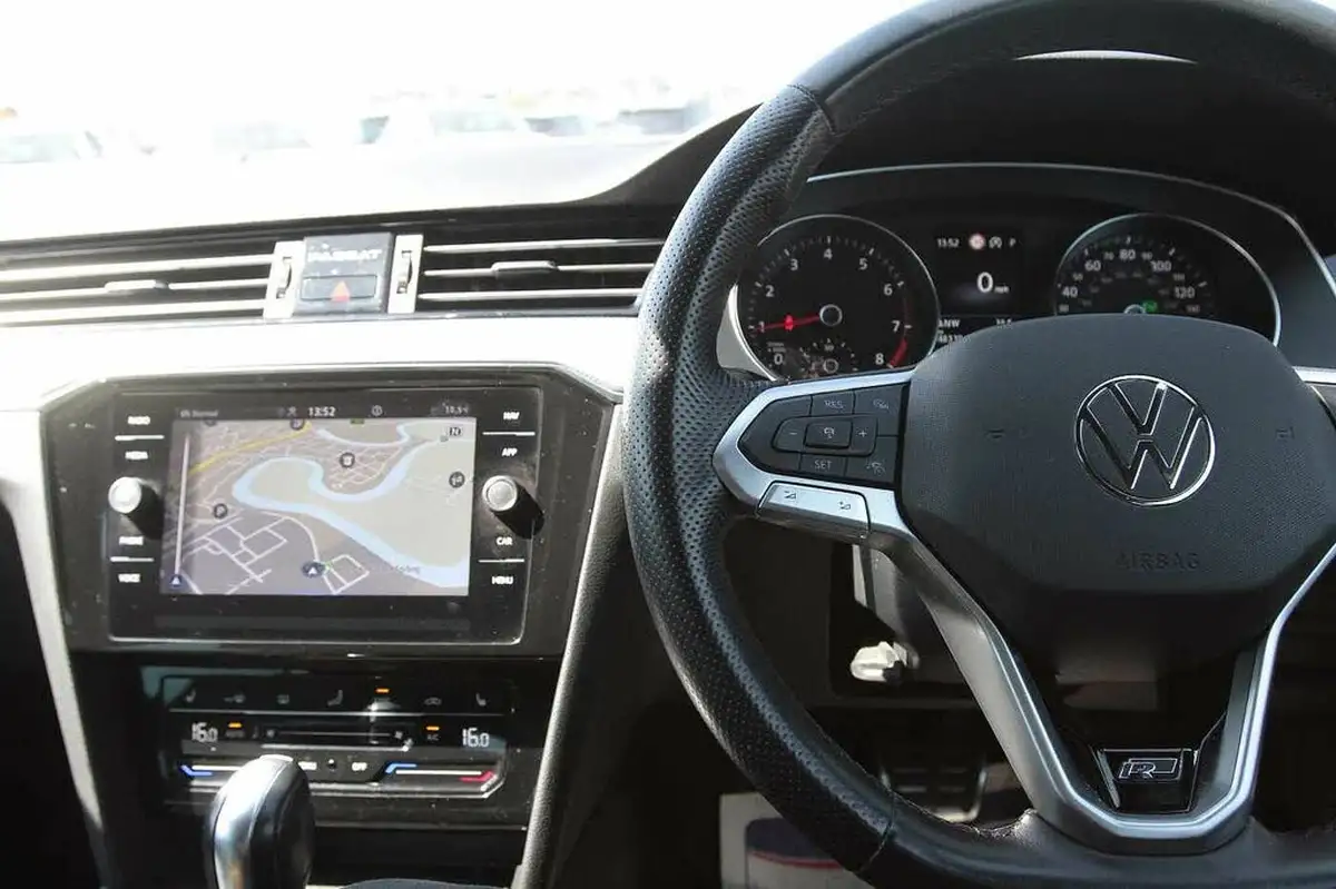 2022-volkswagen-passat-15-tsi-r-line-estate-5d-dsg-big-18
