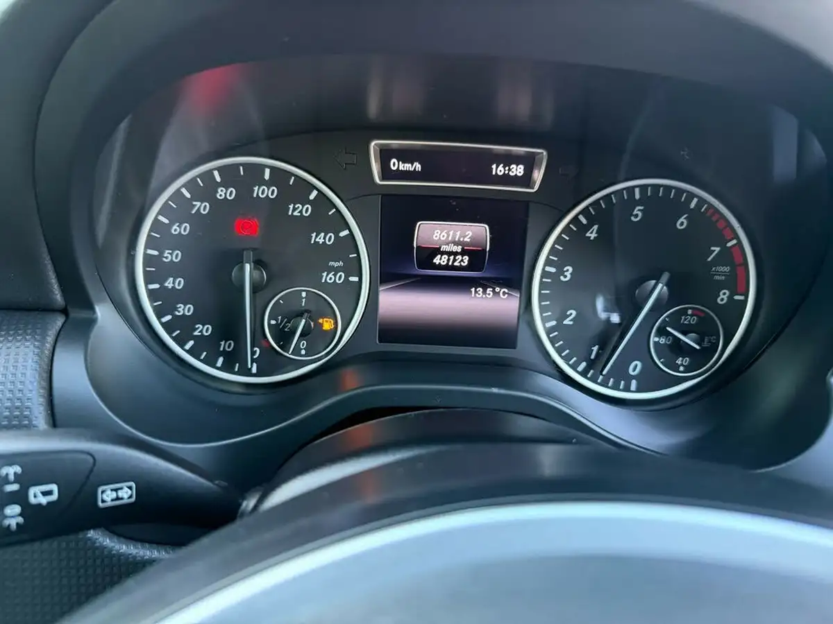 2014-mercedes-benz-a-class-16-a180-se-big-50