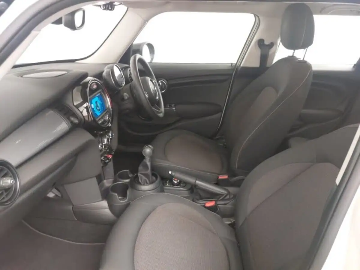 2019-mini-cooper-15-cooper-classic-hatchback-5d-big-6