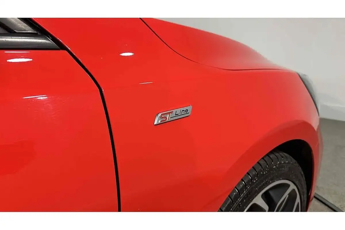 2019-ford-focus-10t-st-line-x-hatchback-big-16