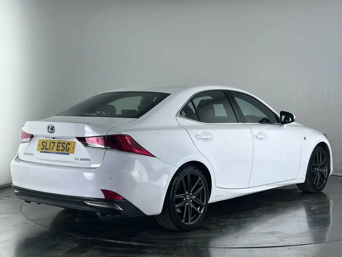 2017-lexus-is-300h-25-f-sport-big-4