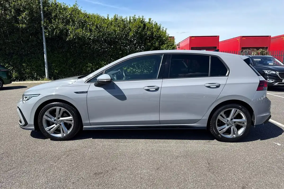 2020-volkswagen-golf-15-tsi-r-line-150ps-hatchback-5d-big-30