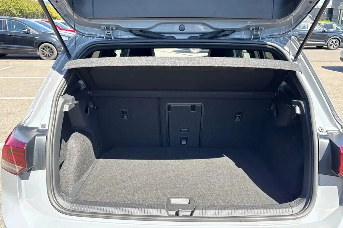2020-volkswagen-golf-15-tsi-r-line-150ps-hatchback-5d-big-6