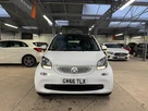 2017-smart-fortwo-09-edition-white-small-16