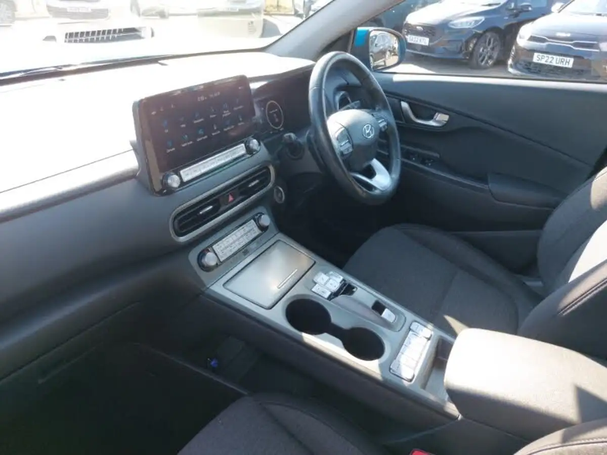 2021-hyundai-kona-e-premium-204ps-64kwh-7kw-obc-big-4