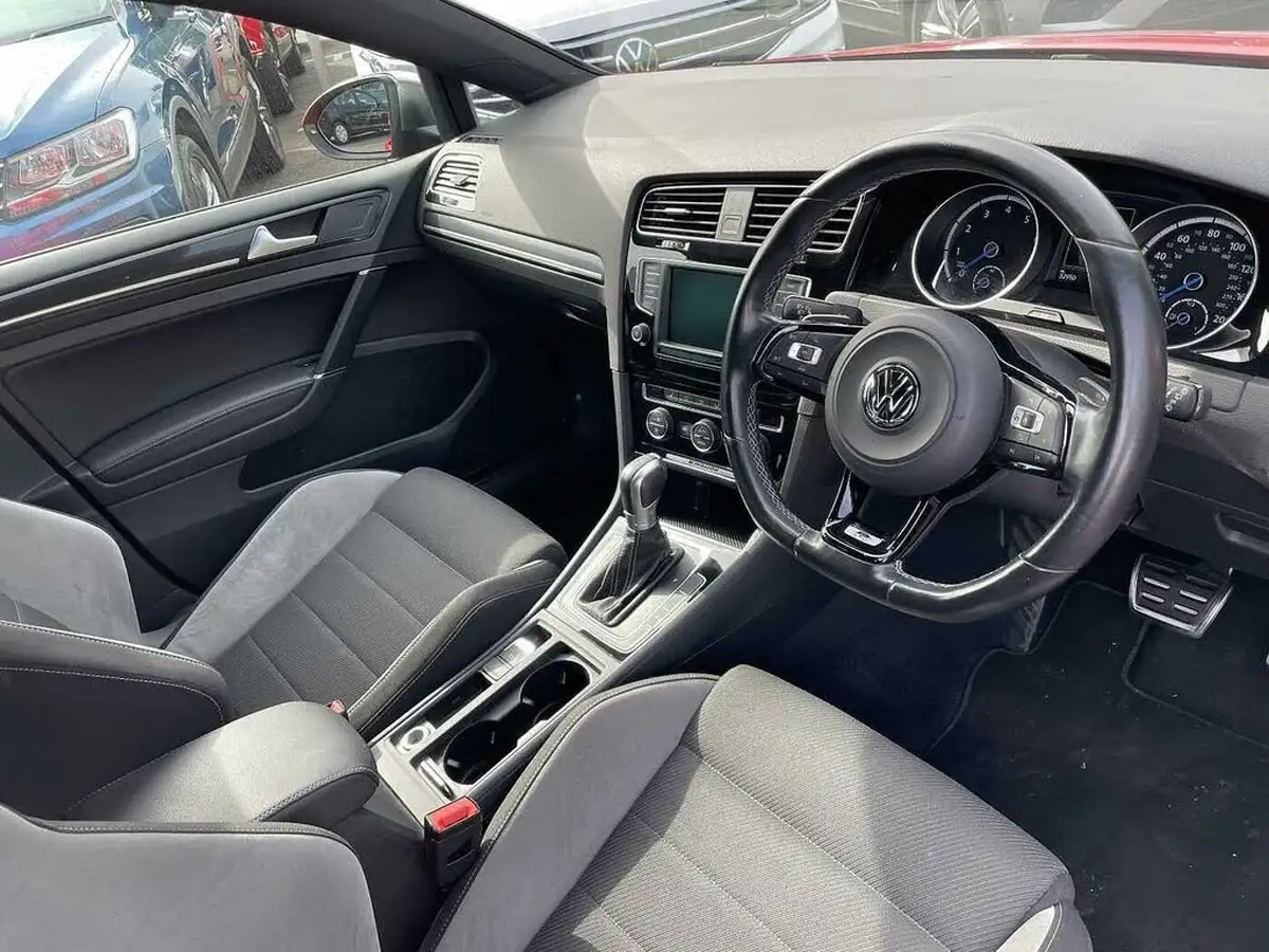 2016-volkswagen-golf-20-tsi-r-4motion-bmt-ss-hatchback-5d-dsg-big-5
