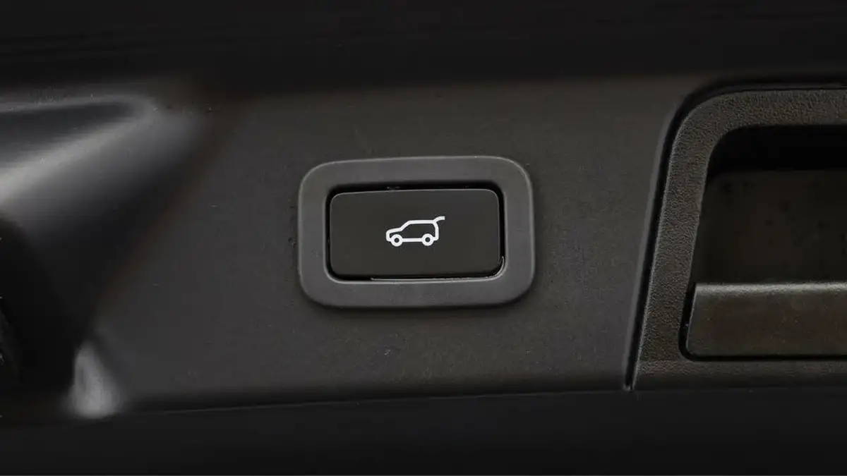 2022-land-rover-range-rover-velar-20-d200-r-dynamic-hse-big-22