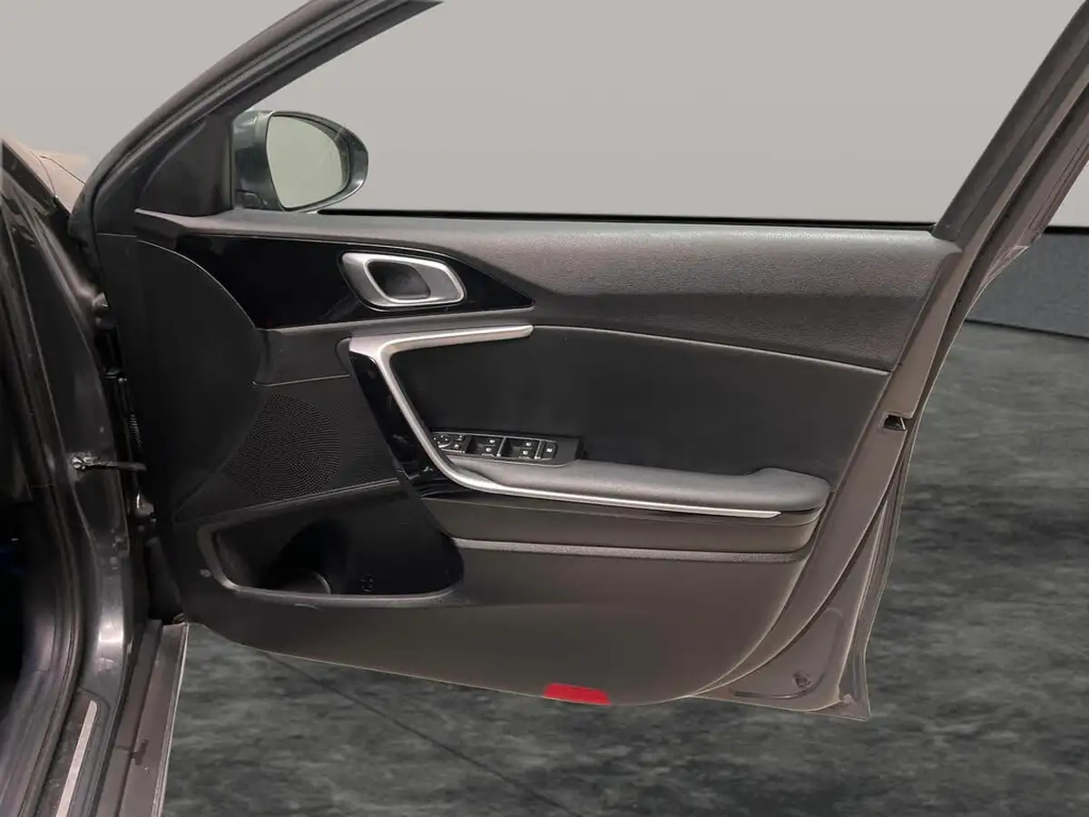 2022-kia-xceed-15-t-gdi-3-big-31