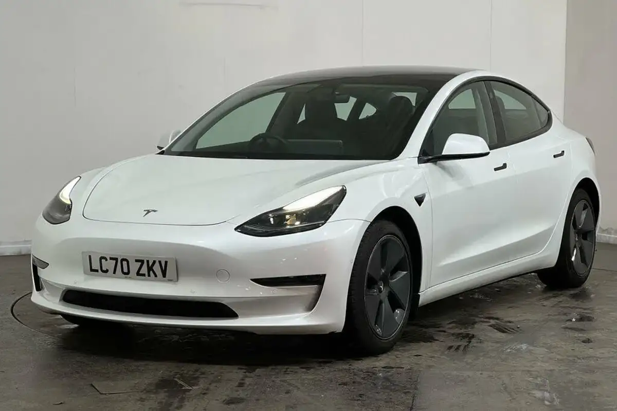 2020-tesla-model-3-e-long-range-big-11