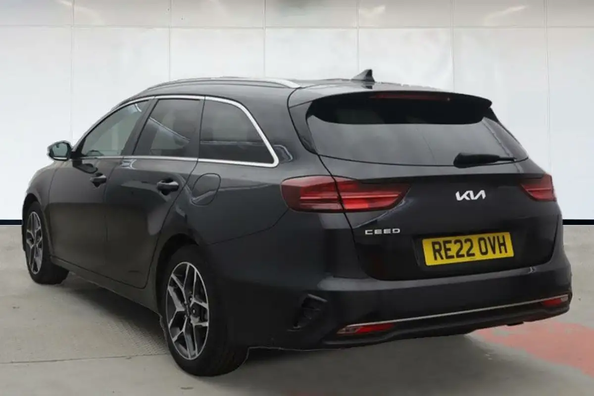 2022-kia-ceed-15-t-gdi-3-sportswagon-big-3