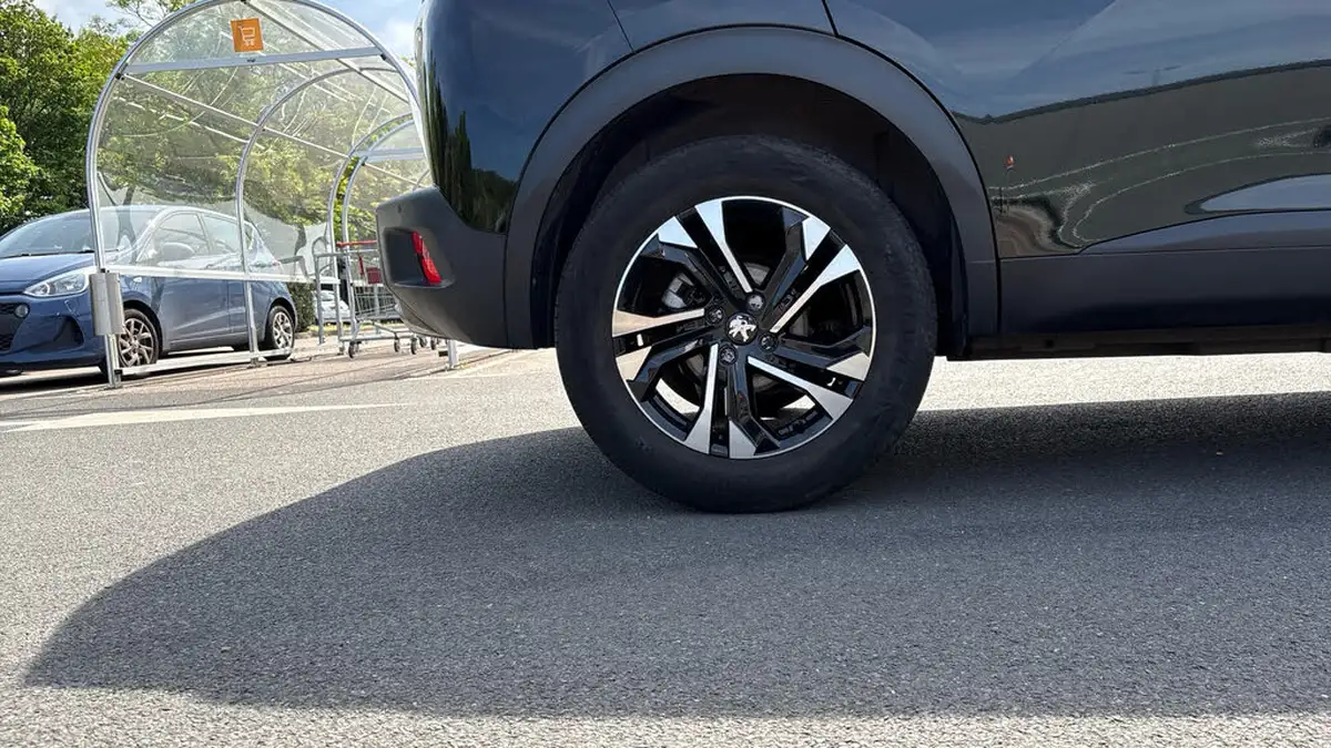 2021-peugeot-2008-suv-12-puretech-allure-premium-130bhp-eat8-big-15